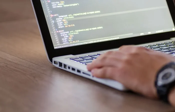Cutting LLM Costs with Prompt Caching and Smart Context Management